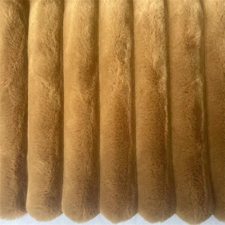 Tkanina iz flisa z zajčjimi črtami